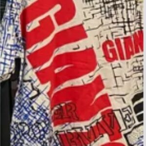 Vintage 90s NewYork Giants AOP tshirt NWT
Size M/L